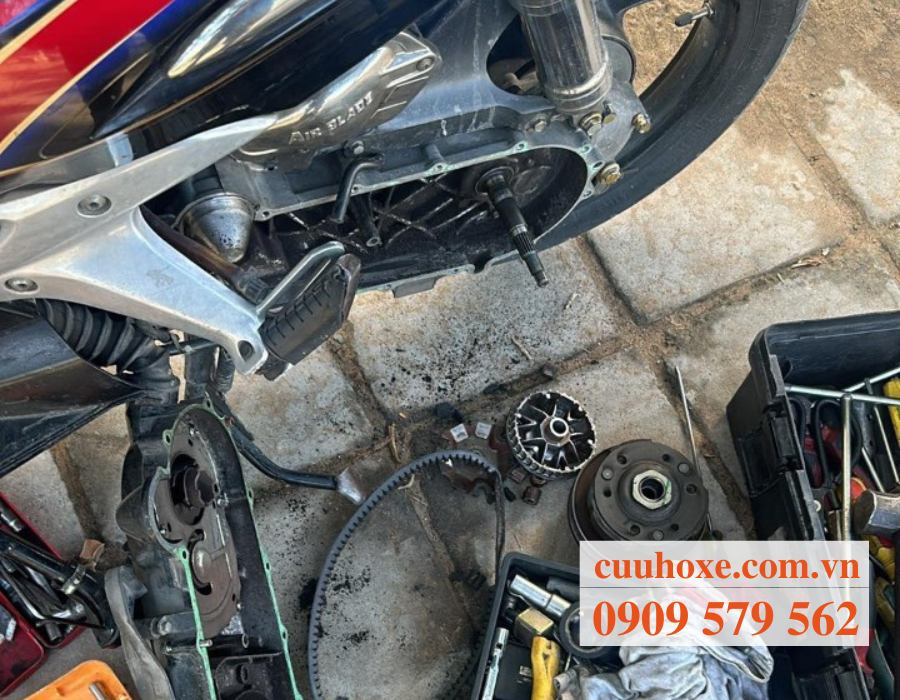 Thợ Sửa Xe Chết Máy